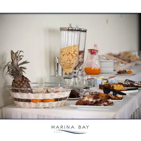 Marina Bay Hotel