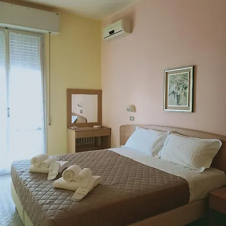 Hotel Rossella 2*