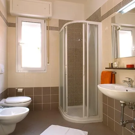 Nadir Aparthotel 2*