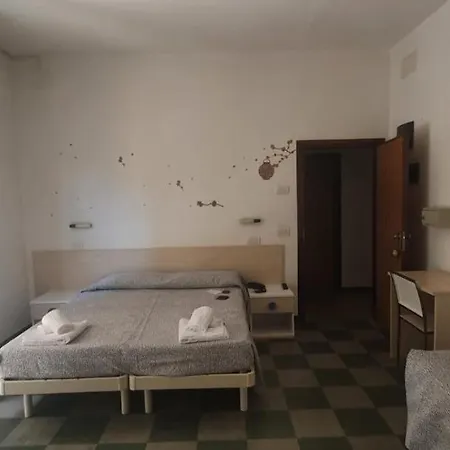 Venus Hotel 3*