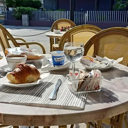 Hotel Rossella 2*