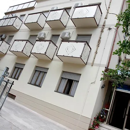 Arlotti Hotel *