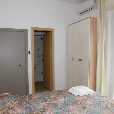 Arlotti Hotel *