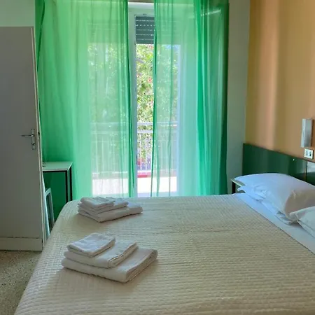 Hotel Nova Dhely 3*