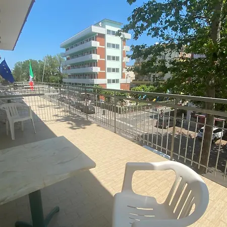 Hotel Nova Dhely 3*