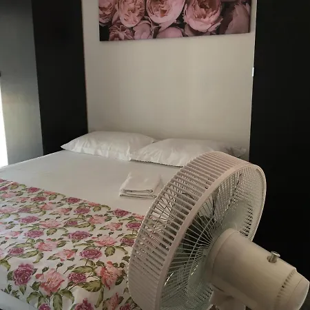 San Giuliano Apartment *
