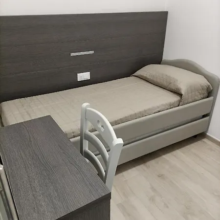 Bed & Book Hotel *