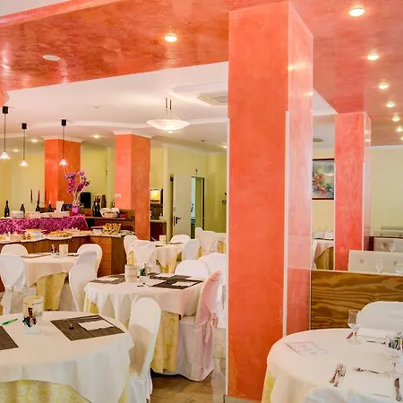 Dusseldorf Hotel 3*