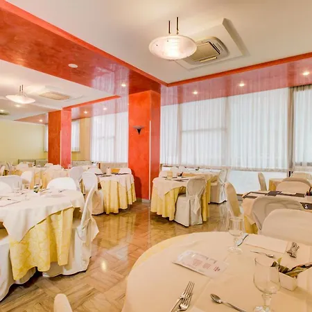 Dusseldorf Hotel 3*