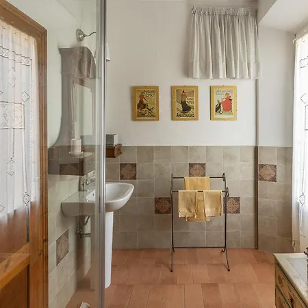 Podere Terrerosse Con Piscina Nell'entroterra Di Villa