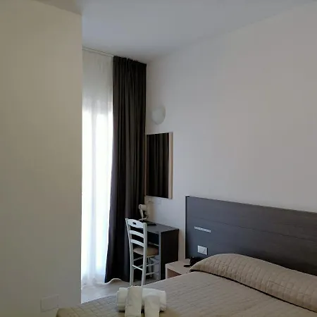 Bed & Book Hotel *