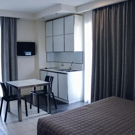 Atmosphere Hotell 4*