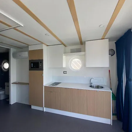 House Boat Botel
