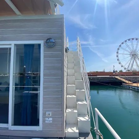 House Boat