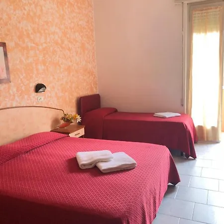Hotel Serenella Vintage 2*