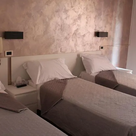 Mora Hotel *
