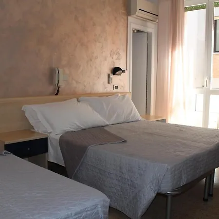 Mora Hotel *