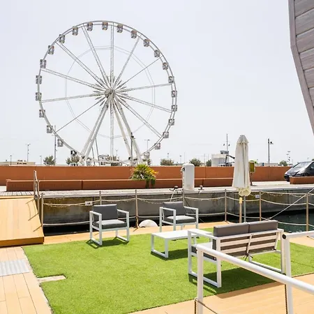 House Boat Botel 4*