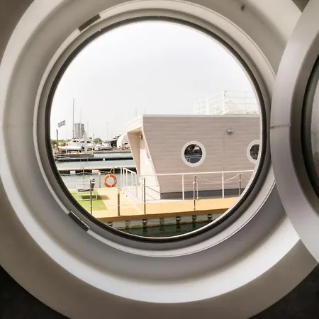 House Boat Botel