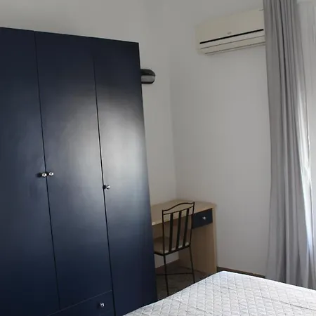 Hotel Mora *