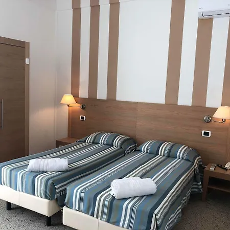Hotel Gin