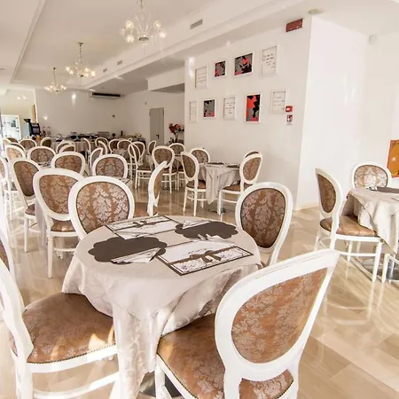 Adria Hotel 3*