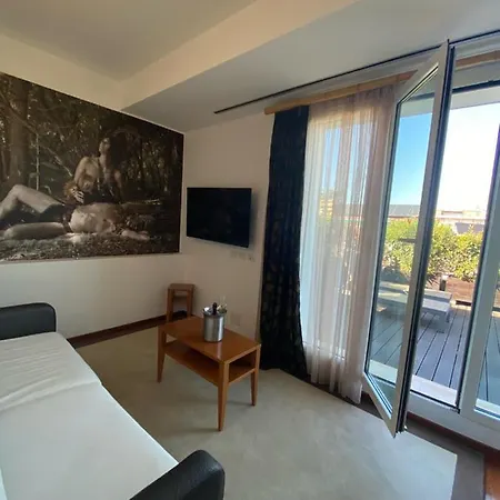 Hotel Card International 4*