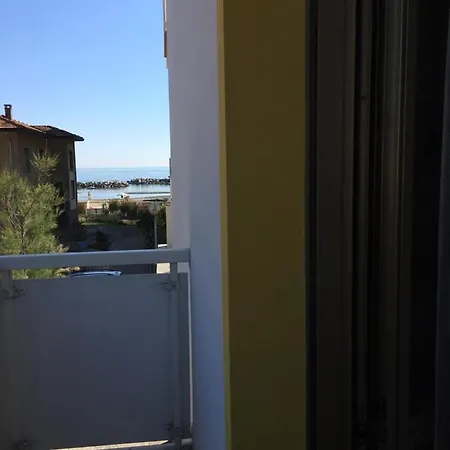 Albergo Rondine Hotel *
