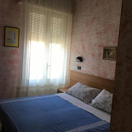 Albergo Rondine Hotel *