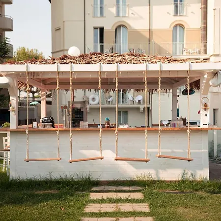 Ξενοδοχείο Augustea 3*