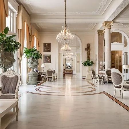 Grand Hotel