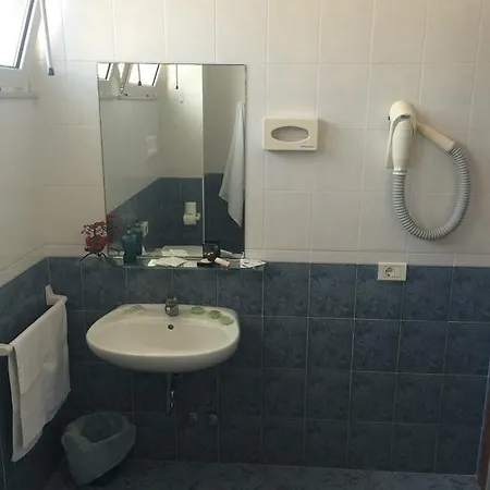 Hotel Corona Hotell 3*