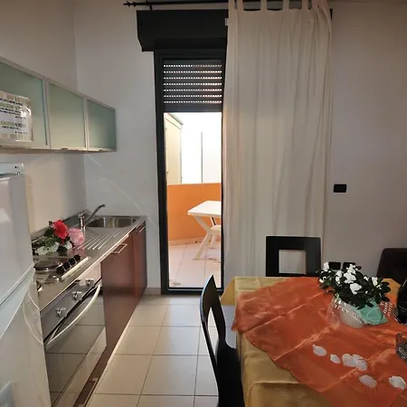 מלון דירות Domus 4*