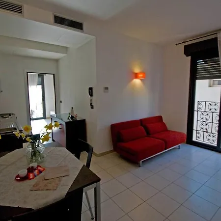 Domus 4* רימיני