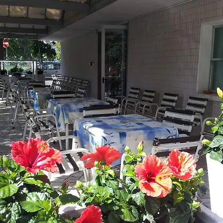 Hotel Oletta 2*