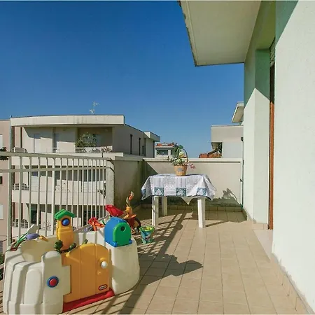 3 Bedroom Beautiful In Apartment *