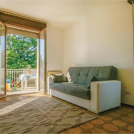 3 Bedroom Beautiful In Apartment Rimini