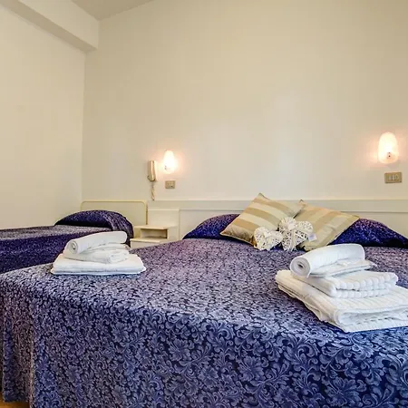 Tiziana 3*