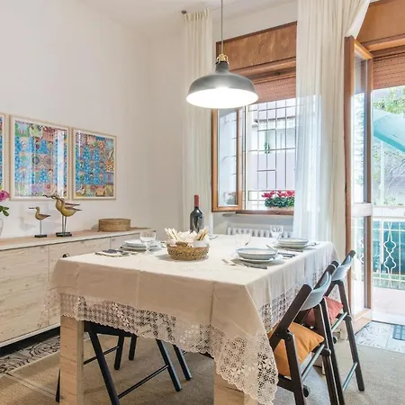 2 Bedroom In *