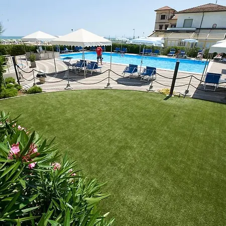 Atlantic Hotel 3*