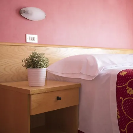 Hotel Junior