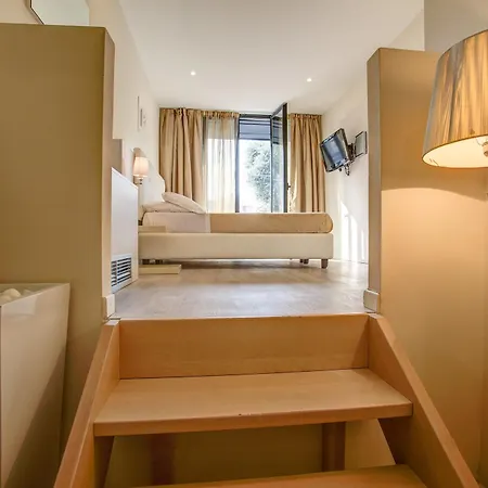 Hotel Ferretti 4*