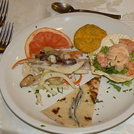 Capinera 3*