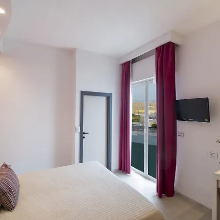 Levante 4*