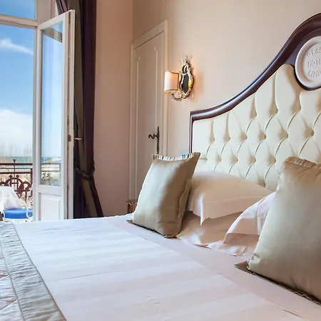 Hotel Grand
