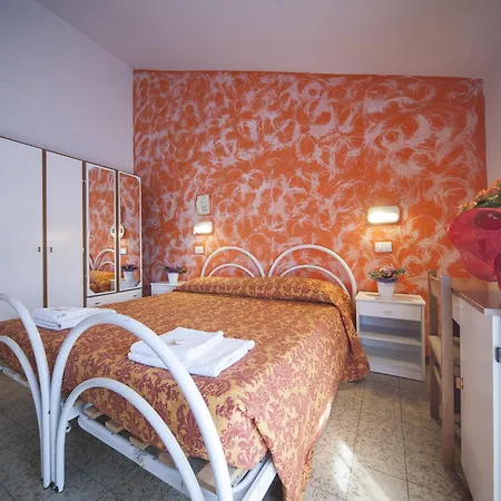 Luna Hotel 3*