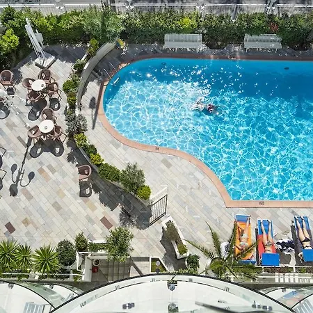 Ambassador Ξενοδοχείο 4*