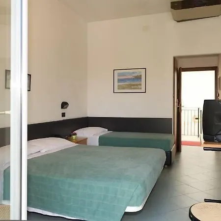 St Pierre Hotel