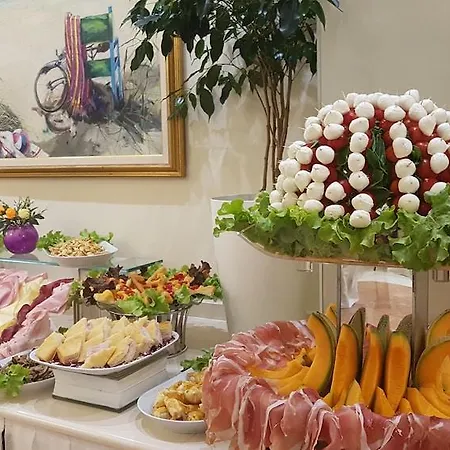 Hotel Aurora Mare 3*