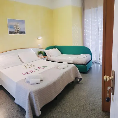 Hotel Naica 3*